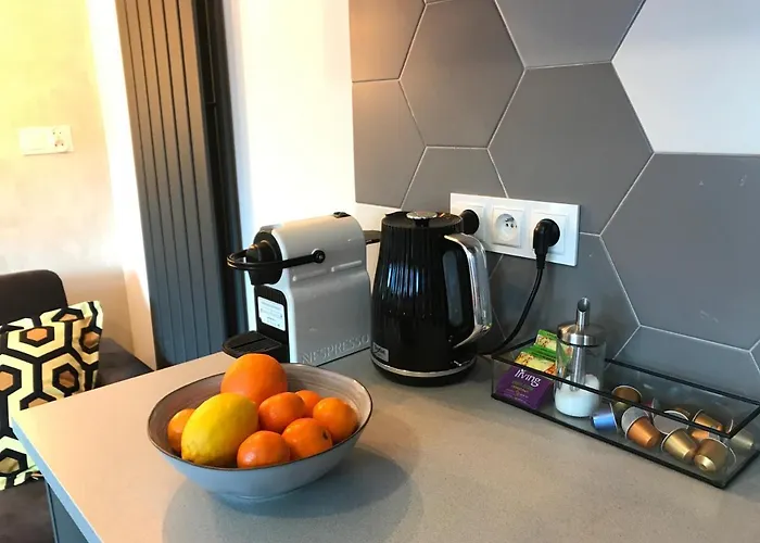 מלון דירות Good Time 4*